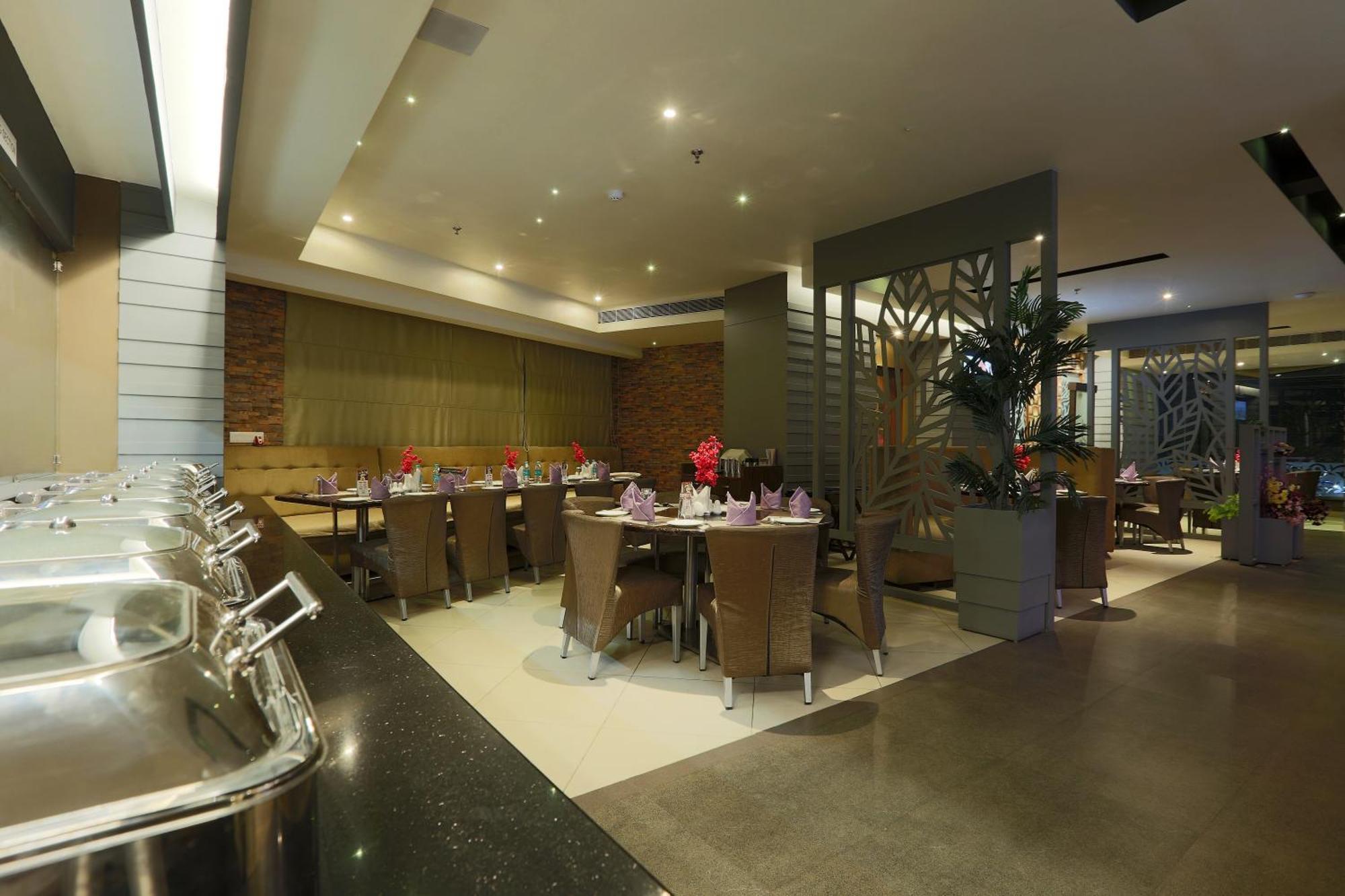 Hotel Cardinal Oxmo Delhi Airort New Delhi